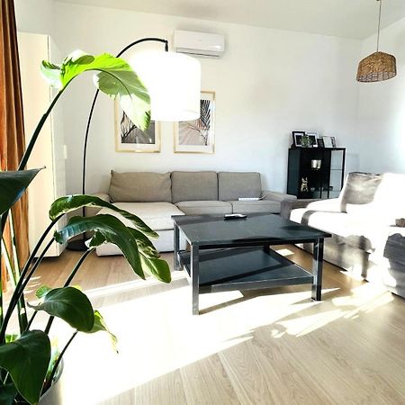 House Flow, 3 Room, Free 2 Parking Bratislava Esterno foto