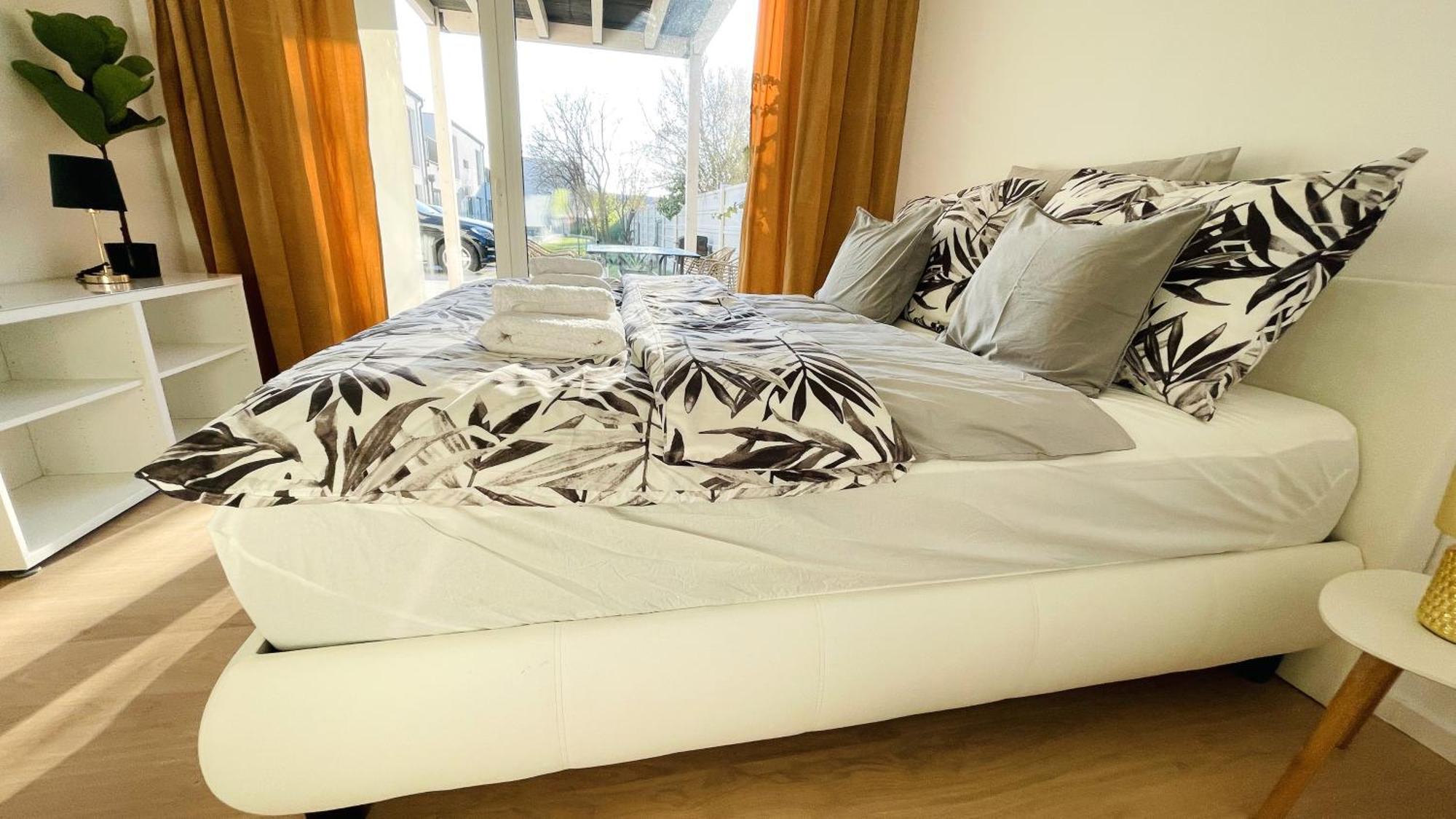 House Flow, 3 Room, Free 2 Parking Bratislava Esterno foto