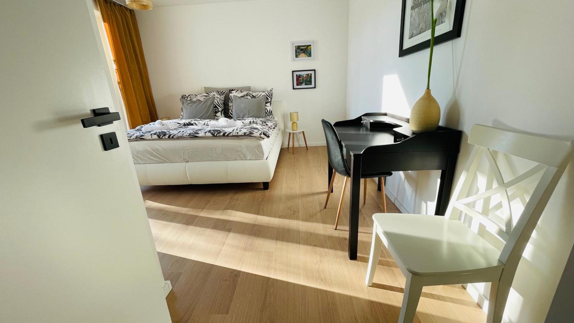 House Flow, 3 Room, Free 2 Parking Bratislava Esterno foto