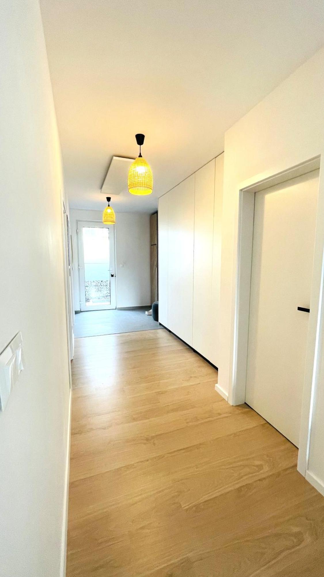 House Flow, 3 Room, Free 2 Parking Bratislava Esterno foto