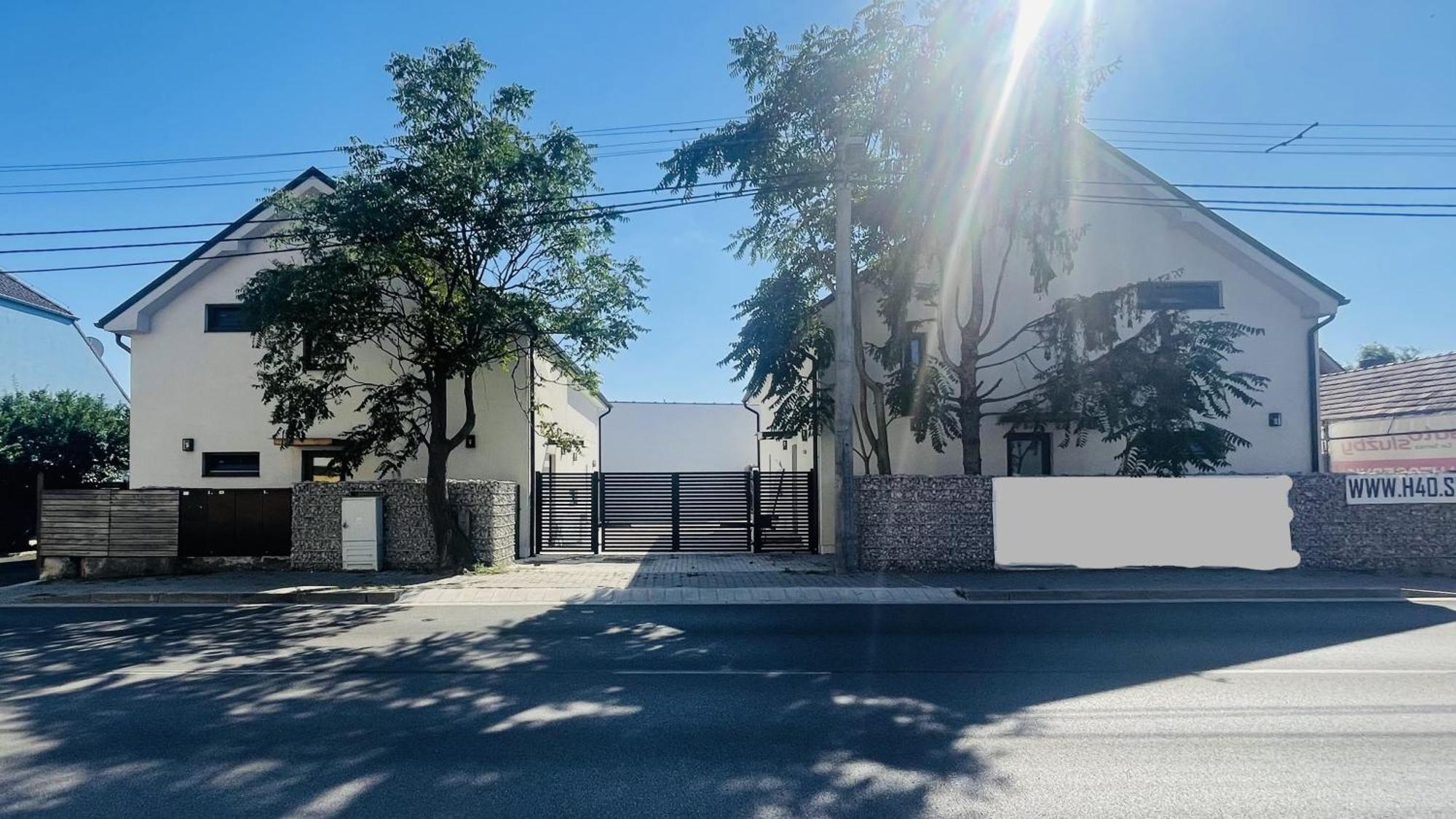 House Flow, 3 Room, Free 2 Parking Bratislava Esterno foto