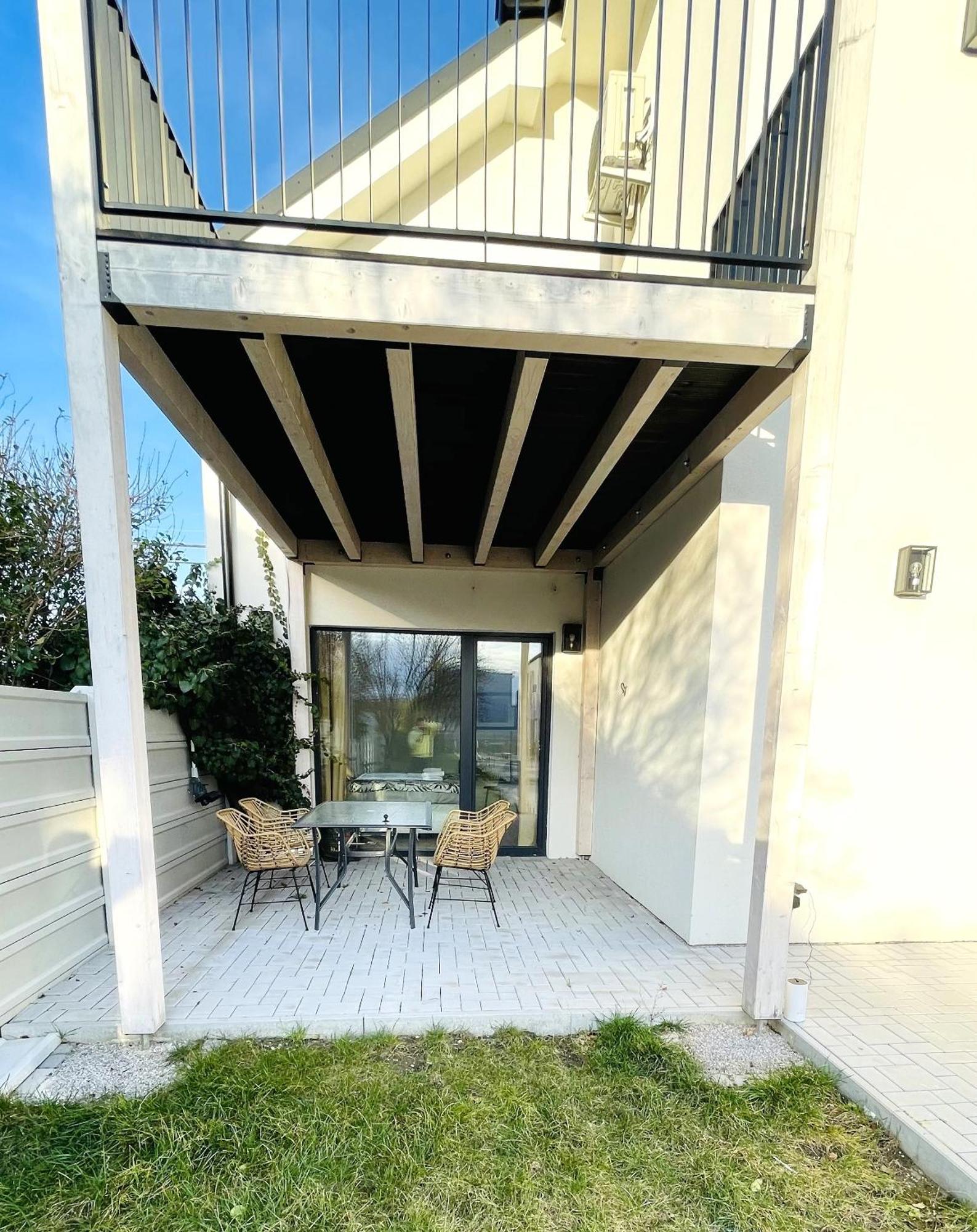 House Flow, 3 Room, Free 2 Parking Bratislava Esterno foto