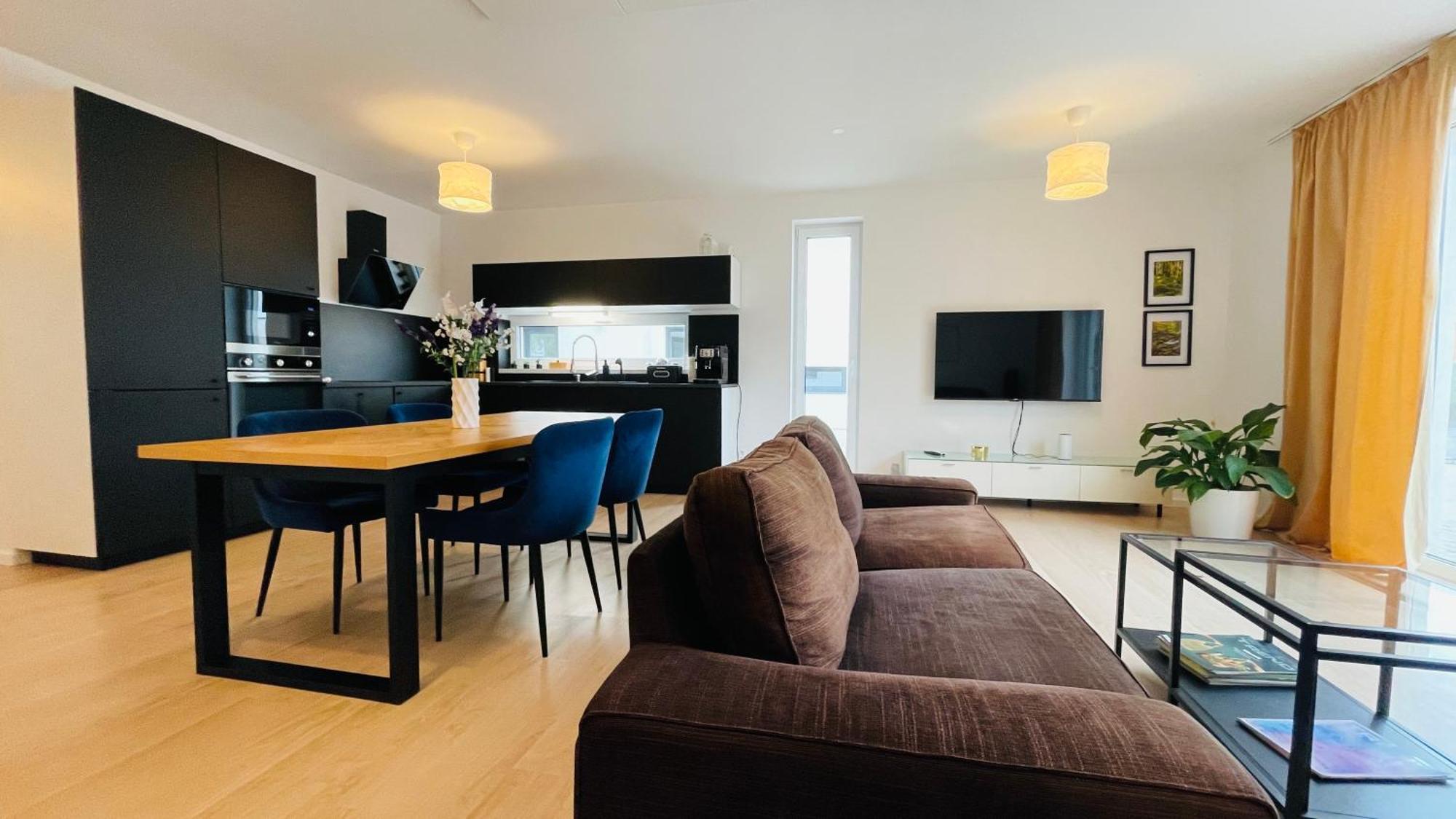 House Flow, 3 Room, Free 2 Parking Bratislava Esterno foto