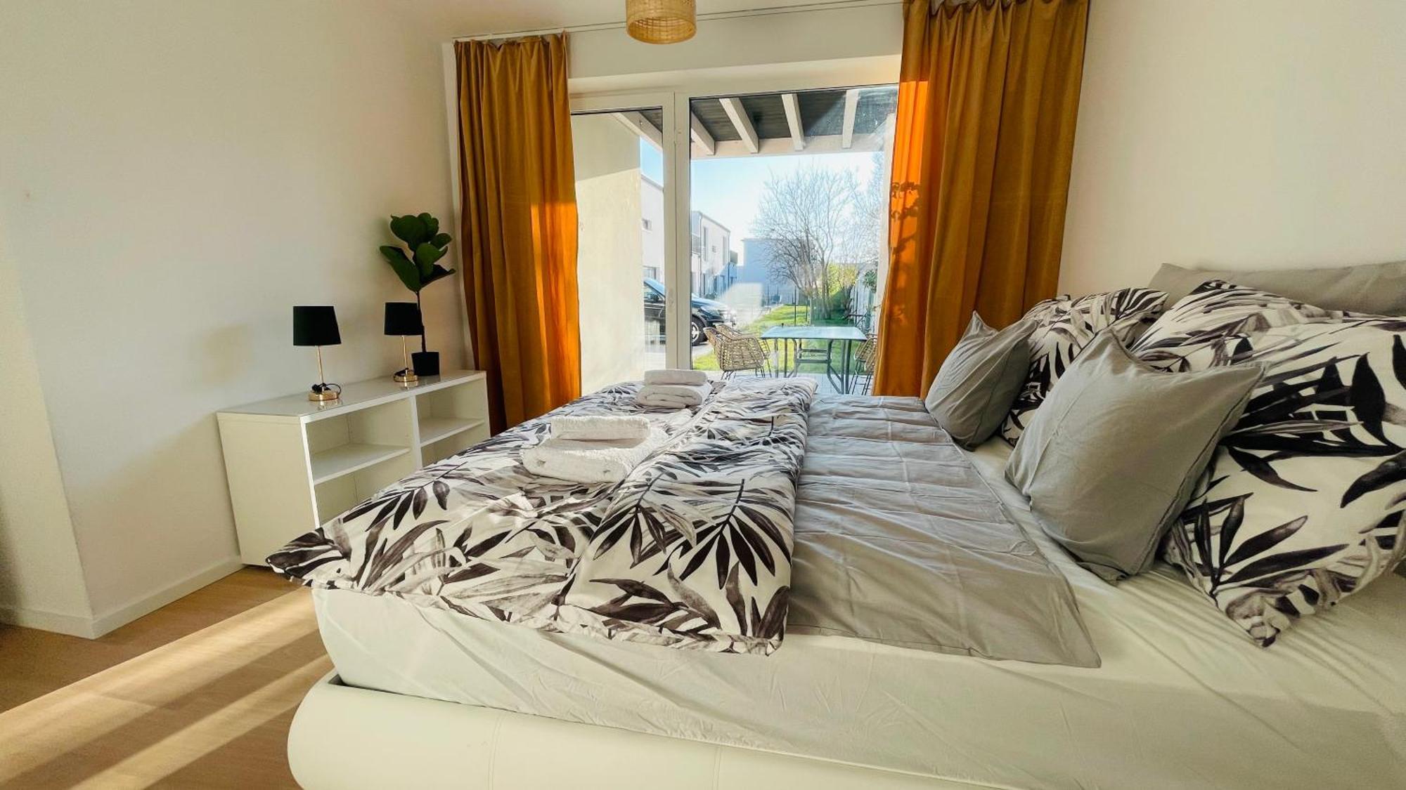 House Flow, 3 Room, Free 2 Parking Bratislava Esterno foto