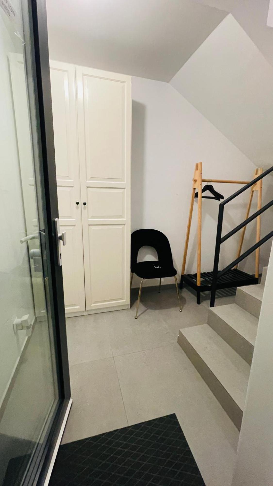 House Flow, 3 Room, Free 2 Parking Bratislava Esterno foto