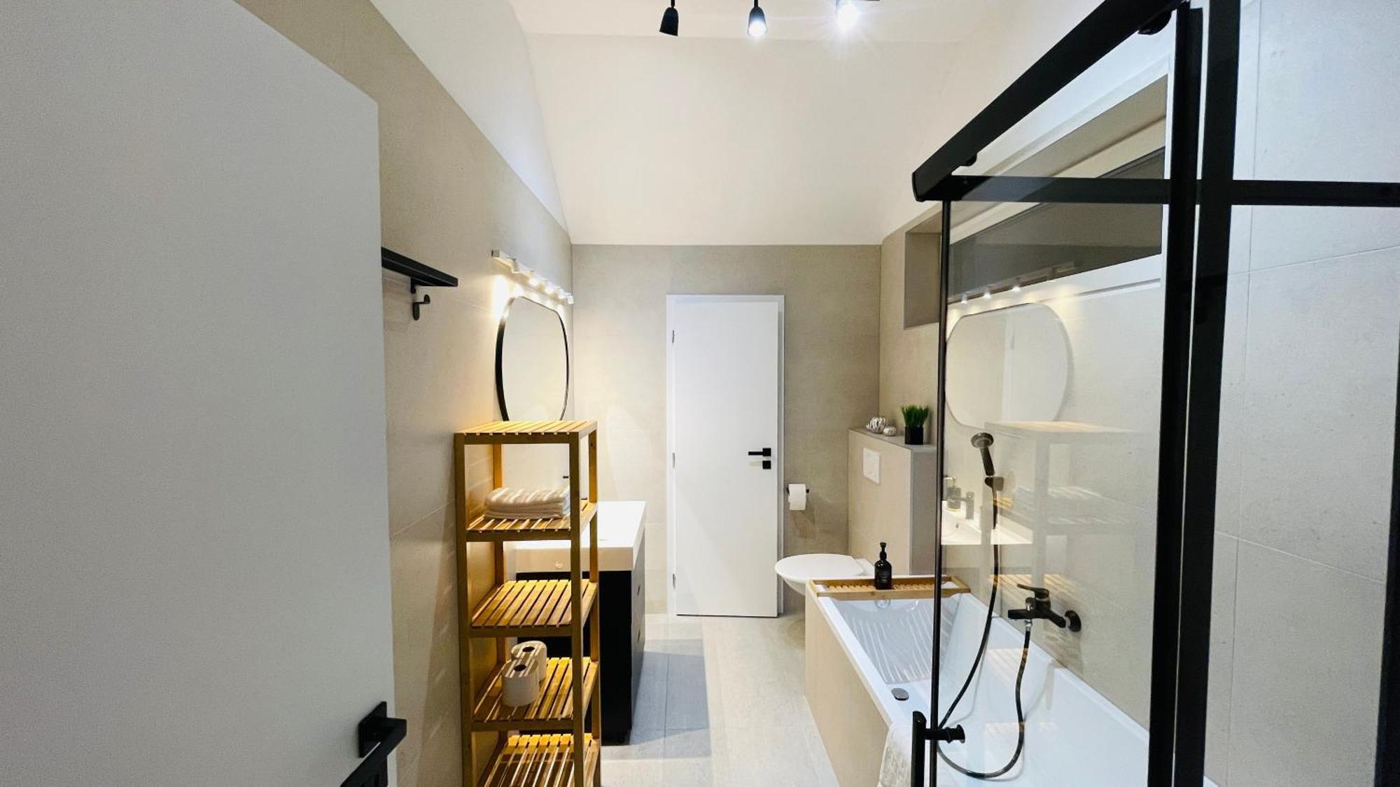 House Flow, 3 Room, Free 2 Parking Bratislava Esterno foto