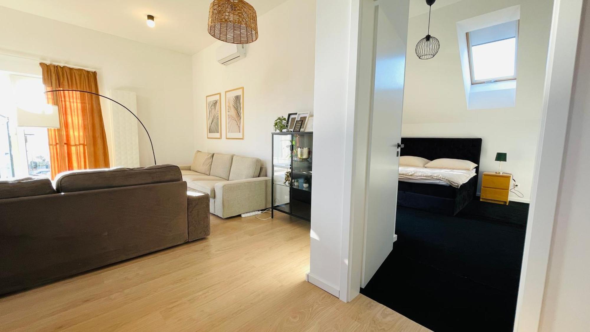 House Flow, 3 Room, Free 2 Parking Bratislava Esterno foto