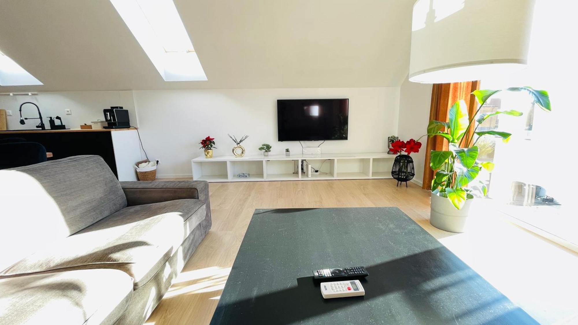 House Flow, 3 Room, Free 2 Parking Bratislava Esterno foto