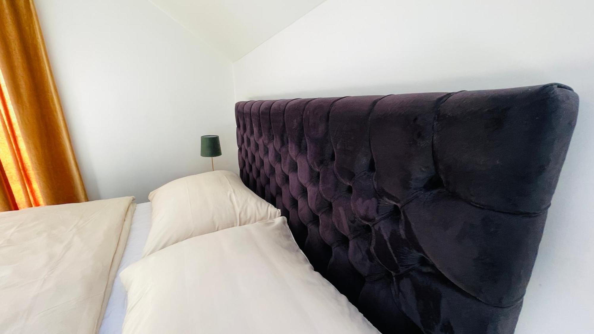 House Flow, 3 Room, Free 2 Parking Bratislava Esterno foto