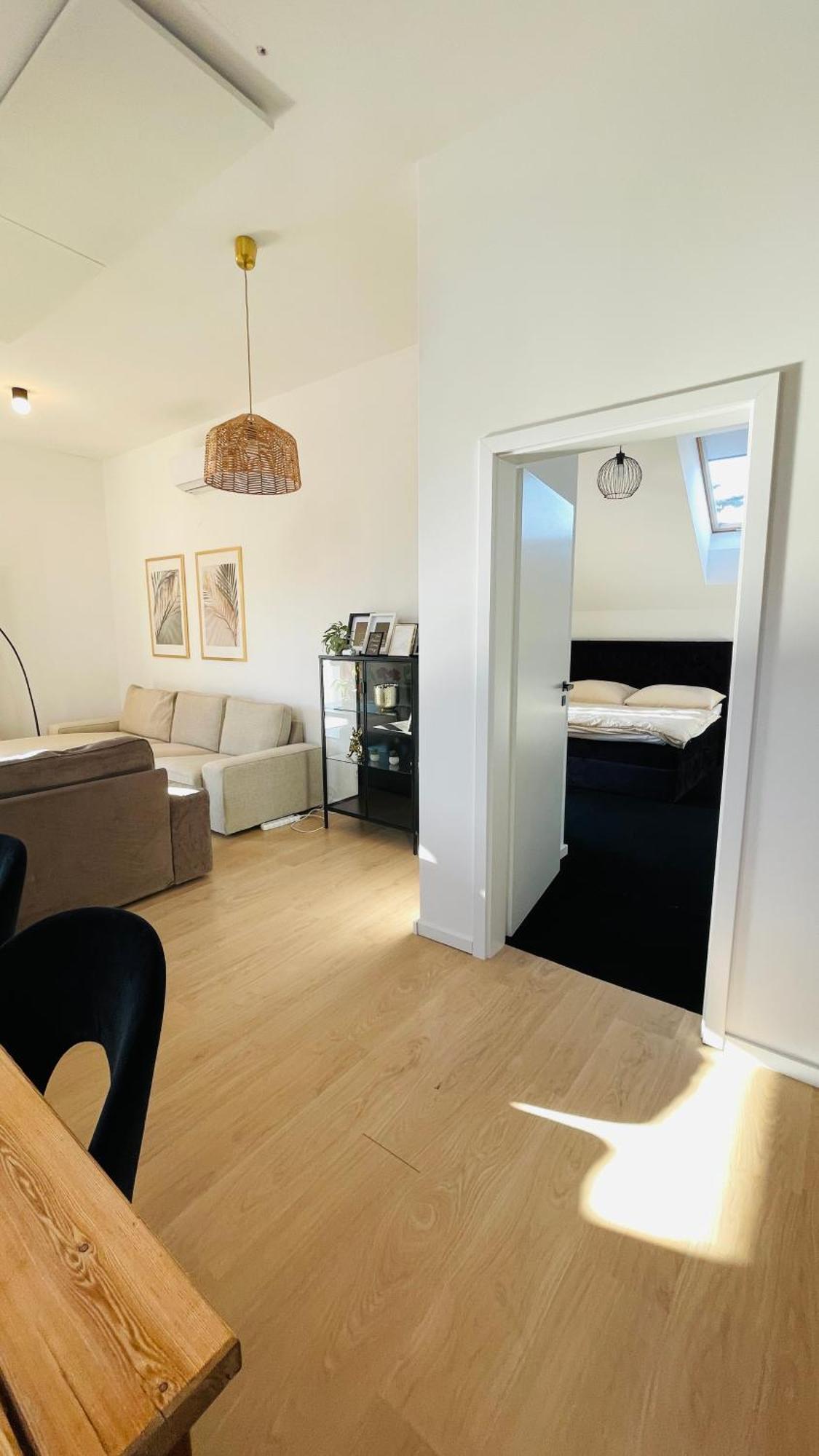 House Flow, 3 Room, Free 2 Parking Bratislava Esterno foto
