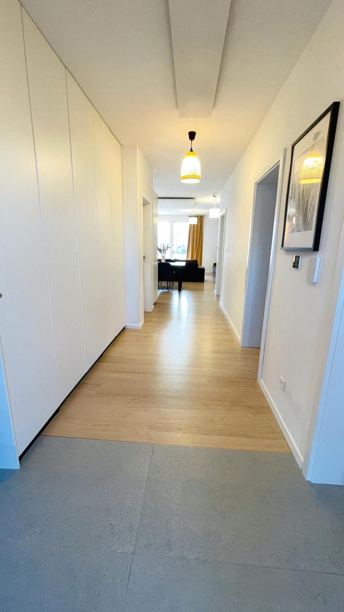 House Flow, 3 Room, Free 2 Parking Bratislava Esterno foto