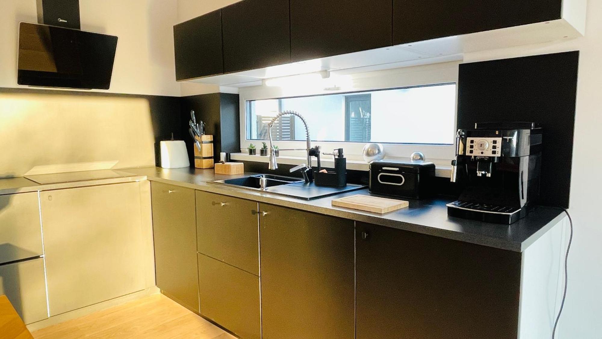 House Flow, 3 Room, Free 2 Parking Bratislava Esterno foto